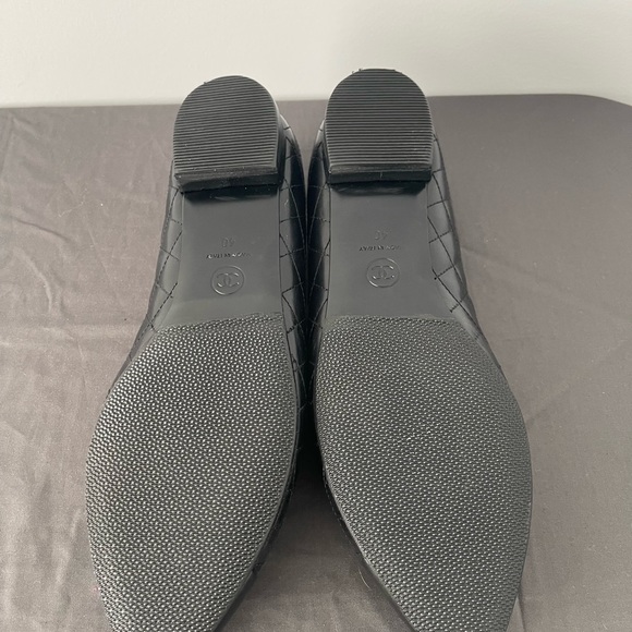 NIB Chanel Black Leather Quilted Flats Sz40 - Picture 9 of 9